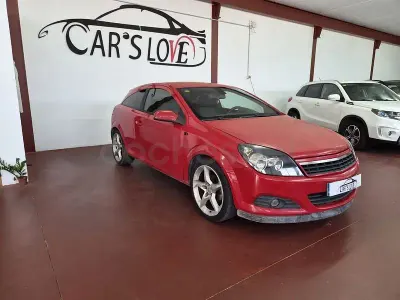 Usado Opel Astra GTC Enjoy 105 CV (77 kW) 2006 Rojo Berlina
