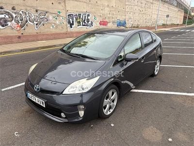 Usado Toyota Prius Executive 136 CV (100 kW) 2014 Gris / plata Berlina