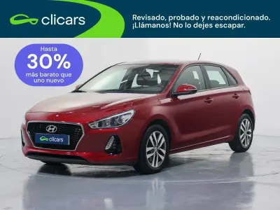Begagnad Hyundai i30 120 HK (88 kW) 2017 Röd Sedan