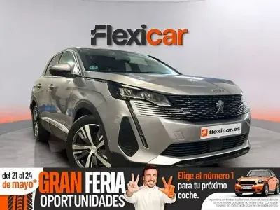 Usado Peugeot 3008 GT 130 CV (95 kW) 2021 Gris SUV
