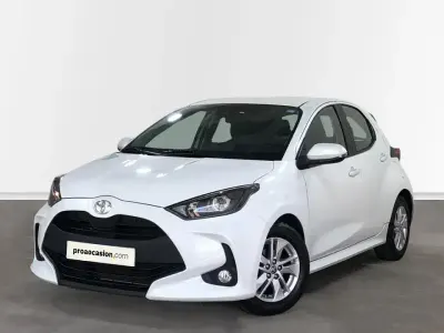 Usado Toyota Yaris Edition 111 CV (81 kW) 2021 Blanco Utilitario
