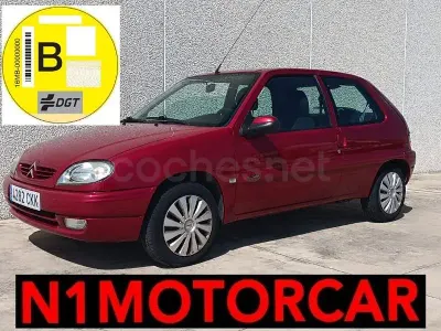 Usado Citroën Saxo 60 CV (44 kW) 2003 Rojo Utilitario