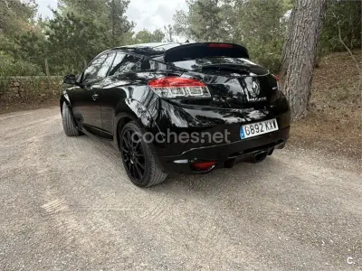 Usado Renault Mégane Trophy 275 CV (202 kW) 2015 Negro Coupe