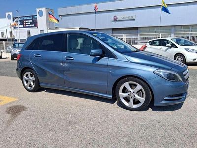 Usado Mercedes B180 109 CV (80 kW) 2013 Azul Monovolumen