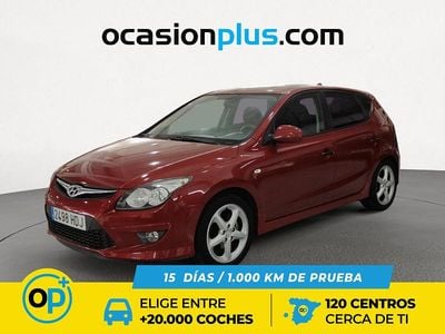 Usado Hyundai i30 Comfort 90 CV (66 kW) 2011 Rojo Berlina