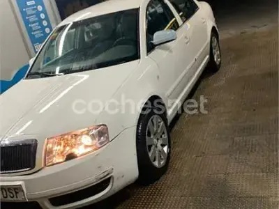 Usado Skoda Superb Elegance 130 CV (95 kW) 2005 Blanco Berlina