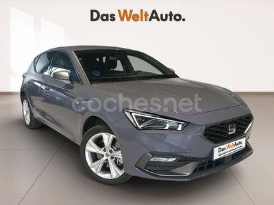 Gris / plata Usado 2024 Seat Leon FR Berlina | 25.990 € (Un poco caro)