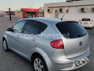 Usado Seat Altea Sport 105 CV (77 kW) 2005 Gris / plata Monovolumen