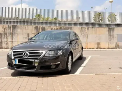 Usado VW Passat Highline 140 CV (102 kW) 2010 Negro Berlina