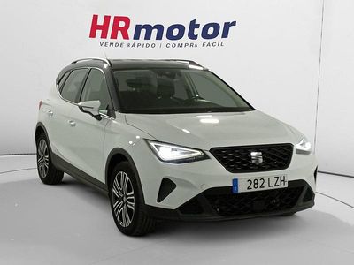 Usado Seat Arona Style 111 CV (81 kW) 2022 Gris SUV