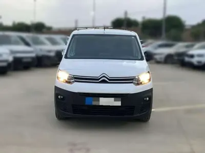 Usado Citroën Berlingo 102 CV (75 kW) 2022 Blanco Monovolumen