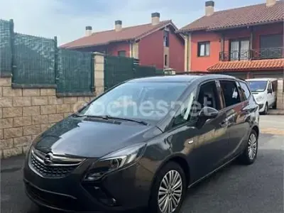 Usado Opel Zafira Selective 134 CV (98 kW) 2016 Gris / plata Monovolumen