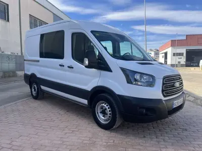 Usado Ford Transit Trend 131 CV (96 kW) 2019 Blanco Familiar