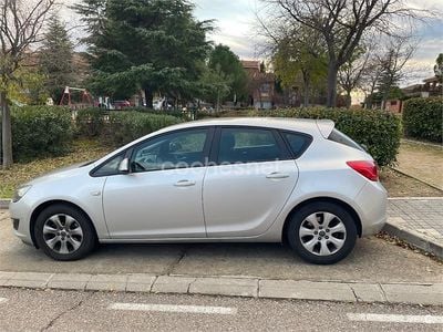 Gris / plata Usado 2014 Opel Astra Business Berlina | 3500 € (Buen precio)