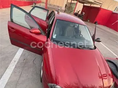 Usado Seat Cordoba Sport 115 CV (84 kW) 2006 Granate Berlina