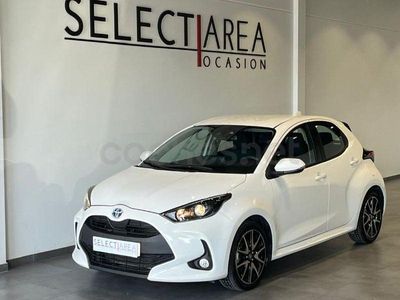 Usado Toyota Yaris Hybrid Active 116 CV (85 kW) 2023 Blanco Berlina