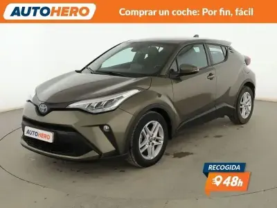 Begagnad Toyota C-HR Active 122 HK (89 kW) 2022 Grå SUV