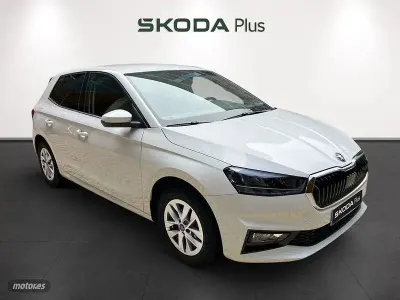 Usado Skoda Fabia Ambition 95 CV (69 kW) 2023 Blanco Utilitario
