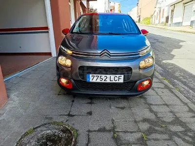 Usado Citroën C3 Feel 99 CV (72 kW) 2020 Gris / plata Utilitario