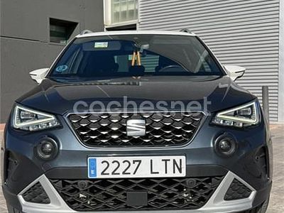 Usado Seat Arona Xperience 110 CV (80 kW) 2021 Gris / plata SUV