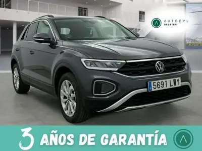 Usado VW T-Roc Life 116 CV (85 kW) 2023 Gris SUV