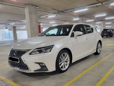 Lexus CT200h