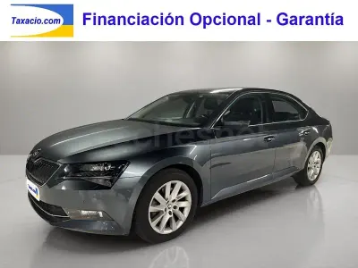 Usado Skoda Superb Ambition 150 CV (110 kW) 2017 Gris / plata Berlina