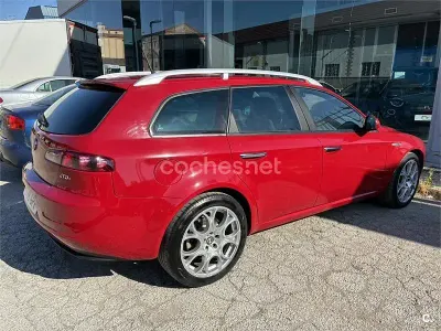 Usado Alfa Romeo 159 Distinctive 150 CV (110 kW) 2009 Rojo Familiar