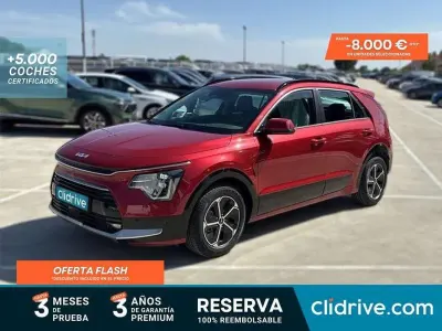 Käytetty Kia Niro 105 HP (77 kW) 2022 Punainen Katumaasturi