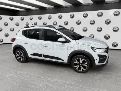 Usado Dacia Sandero Comfort 101 CV (74 kW) 2021 Blanco Berlina