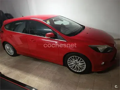 Usado Ford Focus Sport 115 CV (84 kW) 2012 Rojo Berlina
