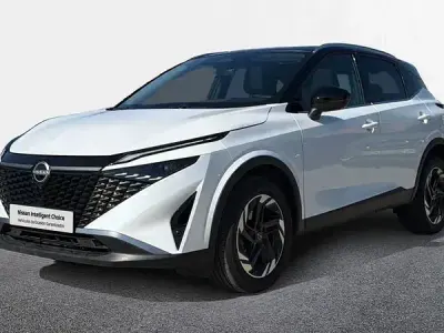 Usado Nissan Qashqai N-Connecta 140 CV (102 kW) 2025 Lunar white con techo midnight SUV