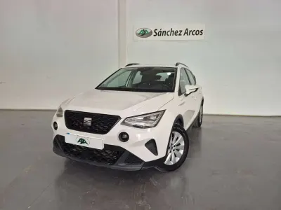 Usado Seat Arona Style 109 CV (80 kW) 2021 Blanco SUV