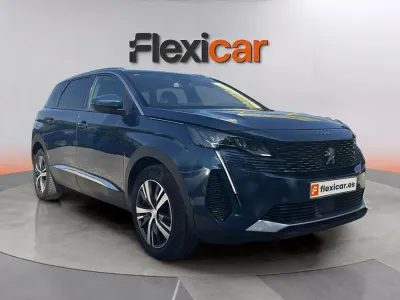 Usado Peugeot 5008 Allure 131 CV (96 kW) 2021 Azul SUV