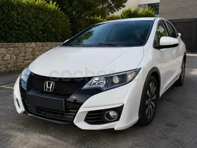 Usado Honda Civic Elegance 120 CV (88 kW) 2016 Blanco Berlina