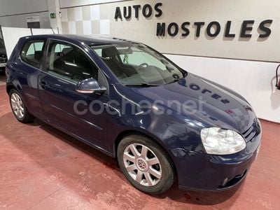 Azul Usado 2006 VW Golf V Conceptline Berlina | 3250 € (Precio justo)