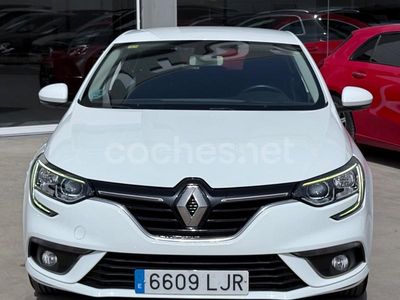 Blanco Usado 2021 Renault Mégane IV Intens Berlina | 17.500 € (Precio justo)
