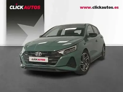 Usado Hyundai i20 N Line 80 CV (58 kW) 2025 Verde Utilitario
