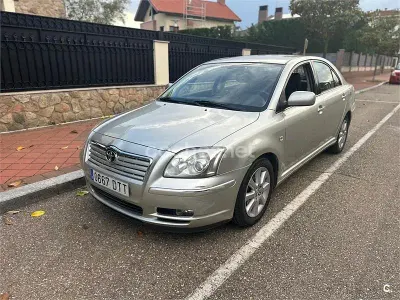 Usado Toyota Avensis Sol 147 CV (108 kW) 2006 Beige Berlina