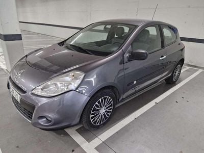 Gris Usado 2010 Renault Clio II Exception Utilitario | 3800 € (Buen precio)