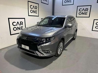 Usado Mitsubishi Outlander P-HEV 224 CV (164 kW) 2019 Gris SUV