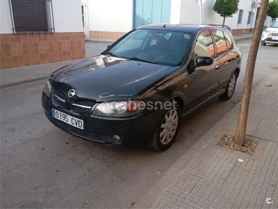 Usado Nissan Almera Visia 82 CV (60 kW) 2004 Negro Berlina