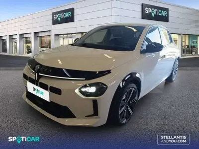 Usado Lancia Ypsilon 101 CV (74 kW) 2025 Blanco Utilitario