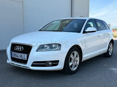 Usado Audi A3 Attraction 105 CV (77 kW) 2012 Blanco Utilitario