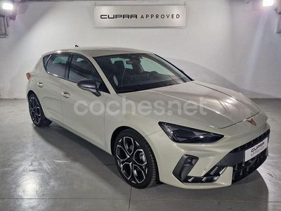 Gris / plata Nuevo 2025 Cupra Leon Berlina | 37.990 € (Caro)