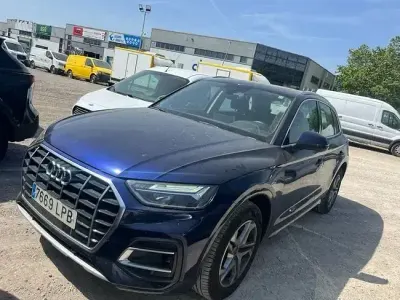 Usado Audi Q5 Advanced Plus 163 HP (119 kW) 2021 Azul SUV