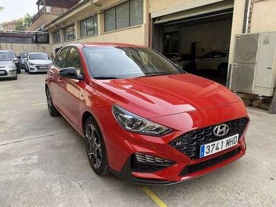 Usado Hyundai i30 N Line 120 CV (88 kW) 2023 Rojo Utilitario