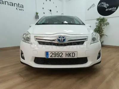 Käytetty Toyota Auris Hybrid