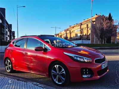 Usado Kia Ceed GT GT-Line 136 CV (100 kW) 2016 Rojo Berlina