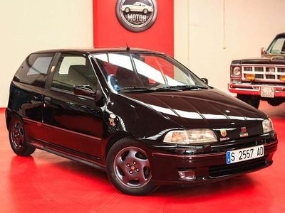 Usado Fiat Punto 136 CV (100 kW) 1994 Negro Utilitario